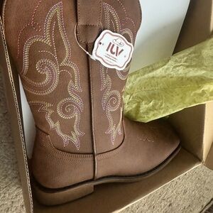 Brown Western Cowboy Boots festival concert fair work horse